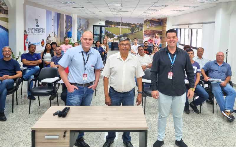 Presidente Milton dá as boas-vindas à turma do Curso de Açougue no Sindicato