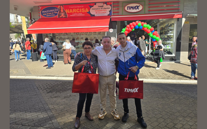 Sincomerciários de Jundiaí participa da inauguração da Timax Calçados