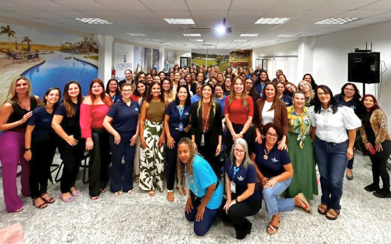 Manhã de valorização reúne mulheres no Sincomerciários